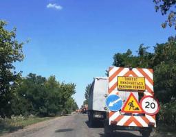В Попаснянському районі ведуться ремонтні роботи автодорожнього покриття 