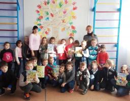 Для учнів 2 класу ЗОШ № 1 бібліотекарі провели "казкову веселинку"