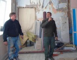 Розпочаті близько місяцю тому капітальні ремонтні роботи у дитячому садку філії Гірської багатопрофільної гімназії йдуть прискореними темпами
