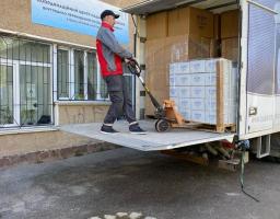 Для потреб вимушених переселенців – луганчан, що наразі мешкають на Прикарпатті, надійшла чергова партія речової допомоги від МОМ