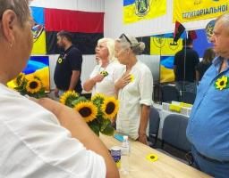 "Маємо пам'ятати полеглих за Україну і спільними зусиллями наближати нашу Перемогу", - Роман Власенко