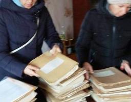 В Попаснянському районі триває робота з упорядкування архівних документів