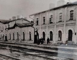 З нагоди Дня залізничника Попаснянський районний краєзнавчий музей імені Семена Іоффе створив онлайн екскурс по історії створення місцевої залізниці