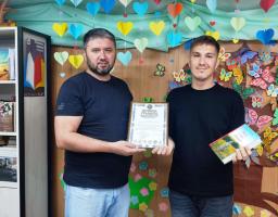 Почесною грамотою Сіверськодонецької районної державної адміністрації та  книгою «Нариси історії Луганщини» авторів Курило В. С., Воронін В.М., Набока О. В., Дробишева О.А.  нагороджено Моргуна Данила, заступника голови Молодіжної ради при Кремінській міській військовій адміністрації.