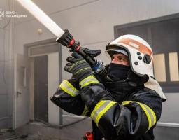Робочі будні як щоденний подвиг – Сьогодні Україна вшановує Героїв – рятувальників