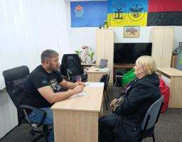 Сьогодні голова Сіверськодонецької РДА провів прийом громадян у Координаційному центрі надання допомоги внутрішньо переміщеним особам з Луганщини в Івано-Франківській області