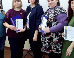 Делегація вихователів з Попаснянського району взяла участь у обласному  семінарі « Впевнений старт».