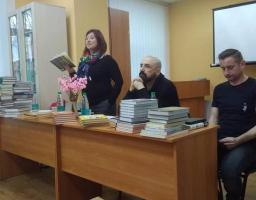 На Попаснянщину завітали сучасні українські письменники