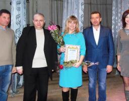 Жінок Попаснянщини привітали зі святом Весни