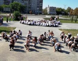 На честь святкування Дня Миру на головній площі Попасної відбувся флешмоб