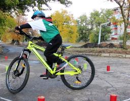 В рамках конкурсу проєктів «Твоя ініціатива» на території Комишуваської селищної ради буде реалізовано проєкт «Велосипед – це спорт, здоров’я та життя».