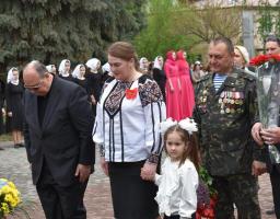 У  День пам’яті та примирення ми доземно вклоняємось перед усіма, хто визволив   світ від нацизму