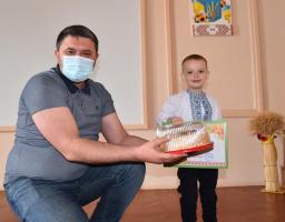 Роман Власенко нагородив переможців фотоконкурсу «Моя сорочка-вишиванка»