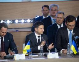 Окупація Криму починалася в Москві, деокупація почалась у Києві – Володимир Зеленський на саміті Кримської платформи