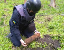Піротехніками на Луганщині виявлено та знищено 20 вибухонебезпечних предмети 