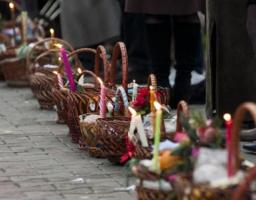 Святкування Великодніх свят в Україні, як і Вербної неділі, вдруге будуть проходити  в умовах пандемії COVID-19
